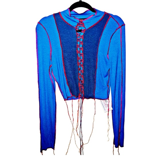 🔥HP🔥 Blue & Red Open Lace Front Up Distressed Top - Picture 5 of 12